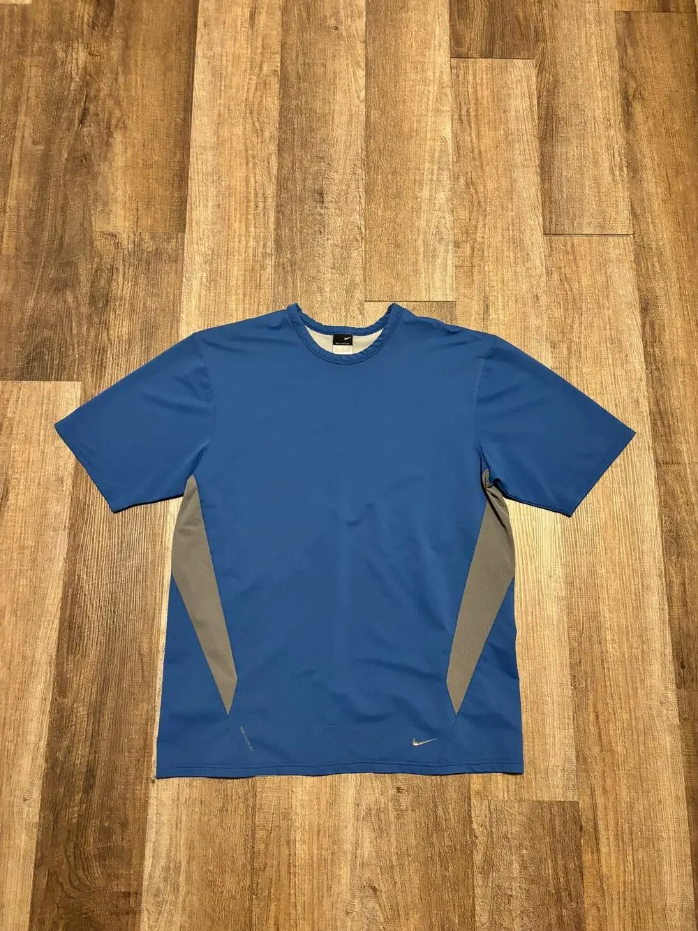 Vintage 2000s Nike Sphere Dry Athletic Tee Shirt